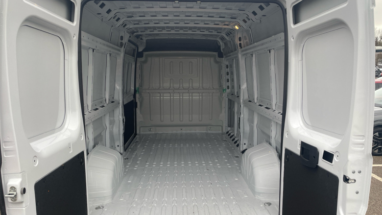 Vauxhall Movano 3500 L3 Diesel Fwd 2.2 Turbo D 140ps H2 Van Prime